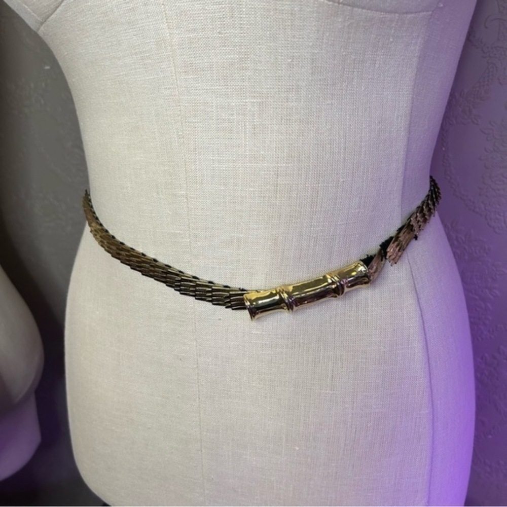 Elegant Gold and Black Women's Belt vintage 27” stretch belt